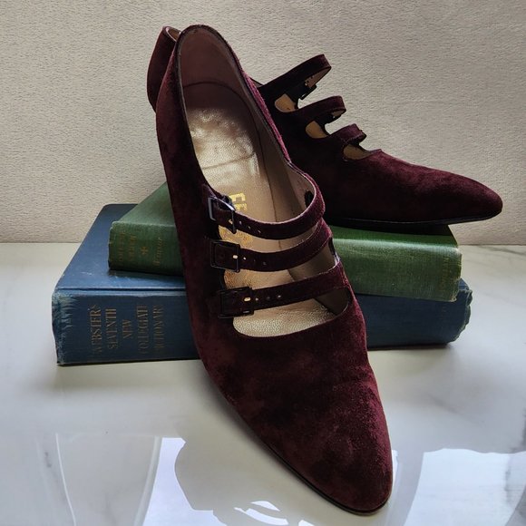 Salvatore Ferragamo Vintage Suede Pumps - Picture 14 of 15